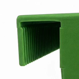 Close-up of the teeth under the CompostFit rim that grip the bag